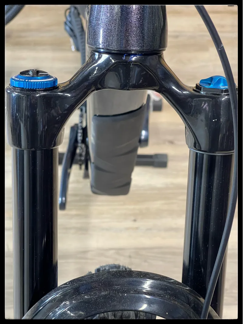 Giant Reign Advanced Pro 1 Medium Black Diamond/Carbon 2023-5