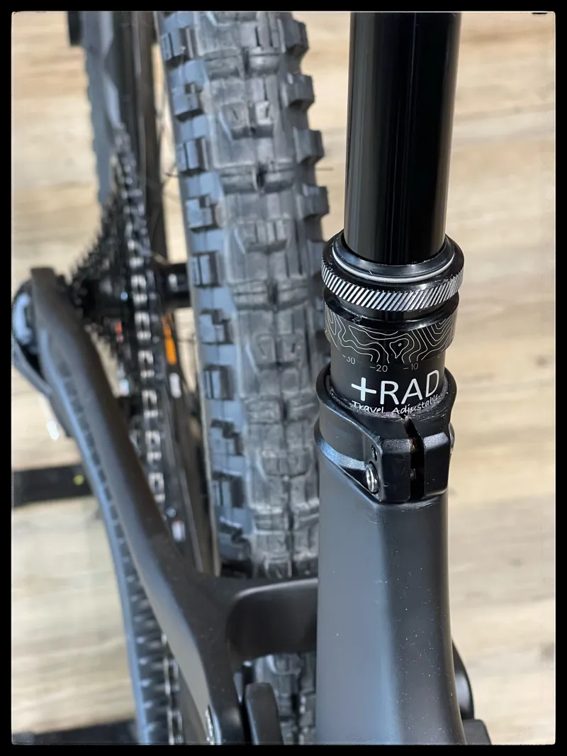 Giant Reign Advanced Pro 1 Medium Black Diamond/Carbon 2023-6