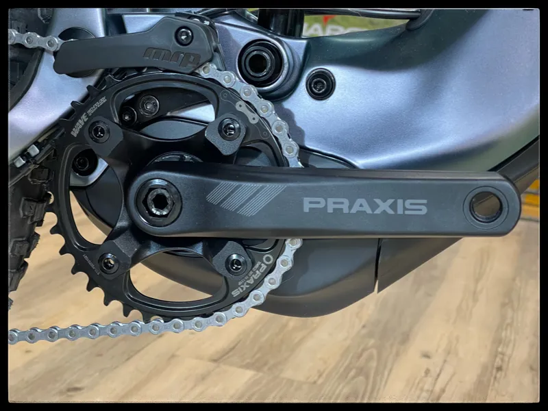 Giant Trance X Advanced E+ 1 25km/H Electric Mountain Bike in Airglow-4