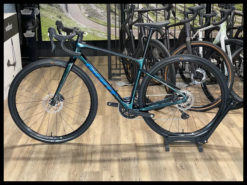 Revolt Advance 2 XS Starry Night-1