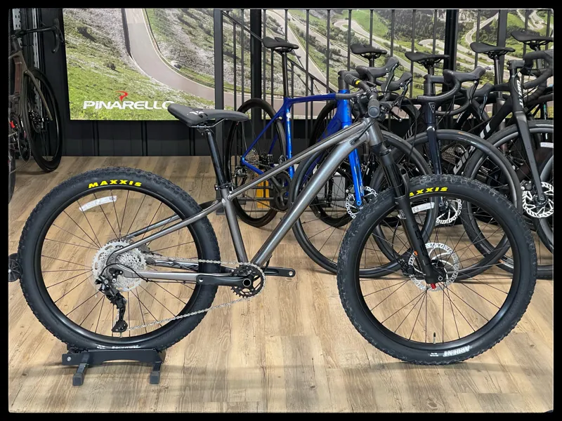 Giant  STP 26 Regular Metallic Black 2022