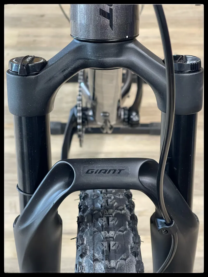 Giant  STP 26 Regular Metallic Black 2022-3