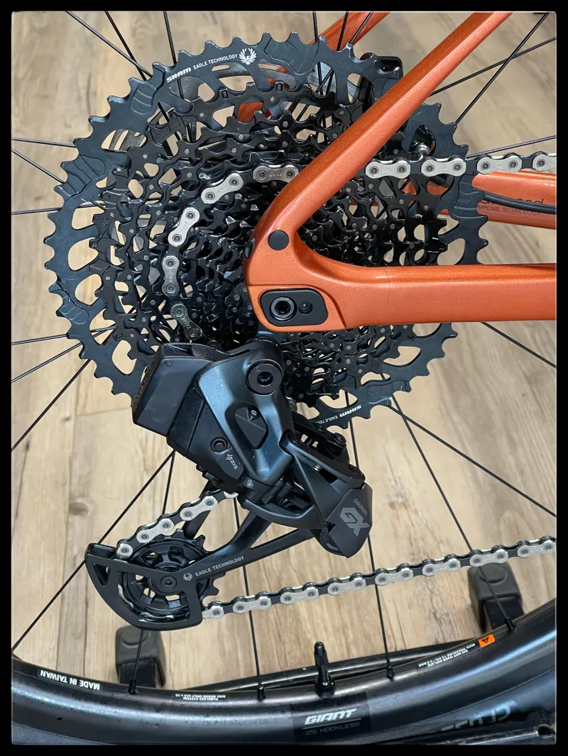 Giant Revolt X Advanced Pro 1 Men's Gravel Bike in Cordovan/Copper Medium 2023-5