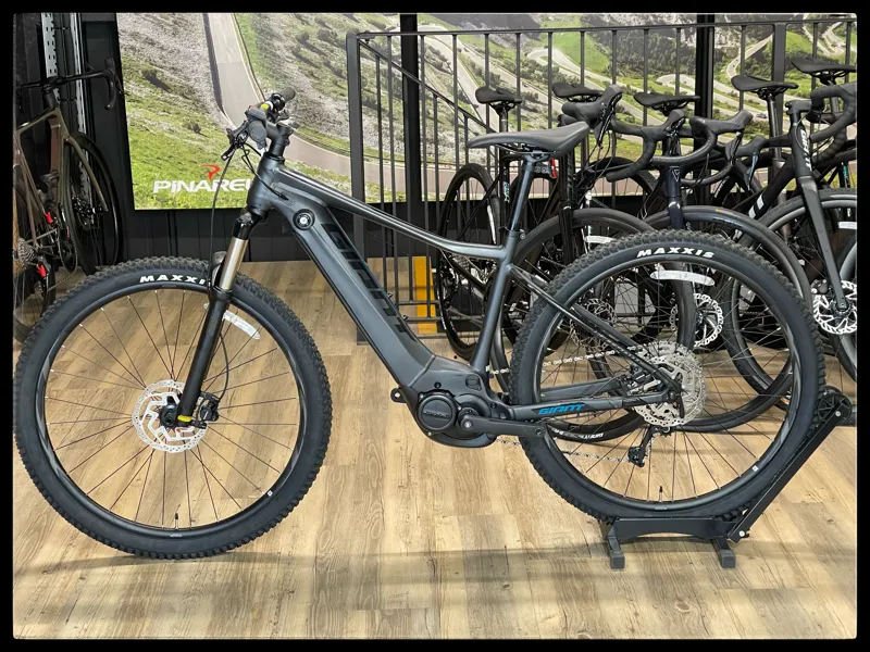 Giant Fathom E+ 2 29er 25km/h Medium Gunmetal Black 2022-1
