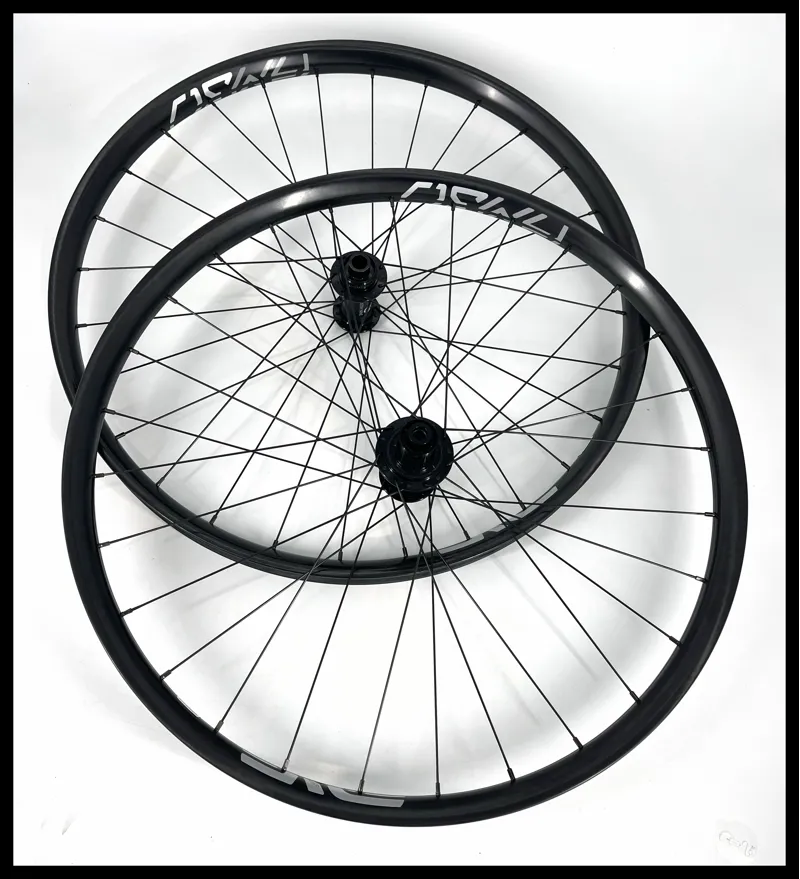 MTB Foundation AM30 27.5 Center Lock Disc Wheelset Shimano Freehub 11 sp