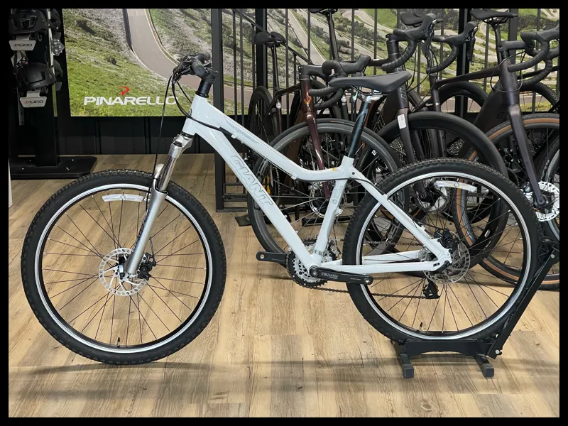 Giant Yukon Small White MTB-1