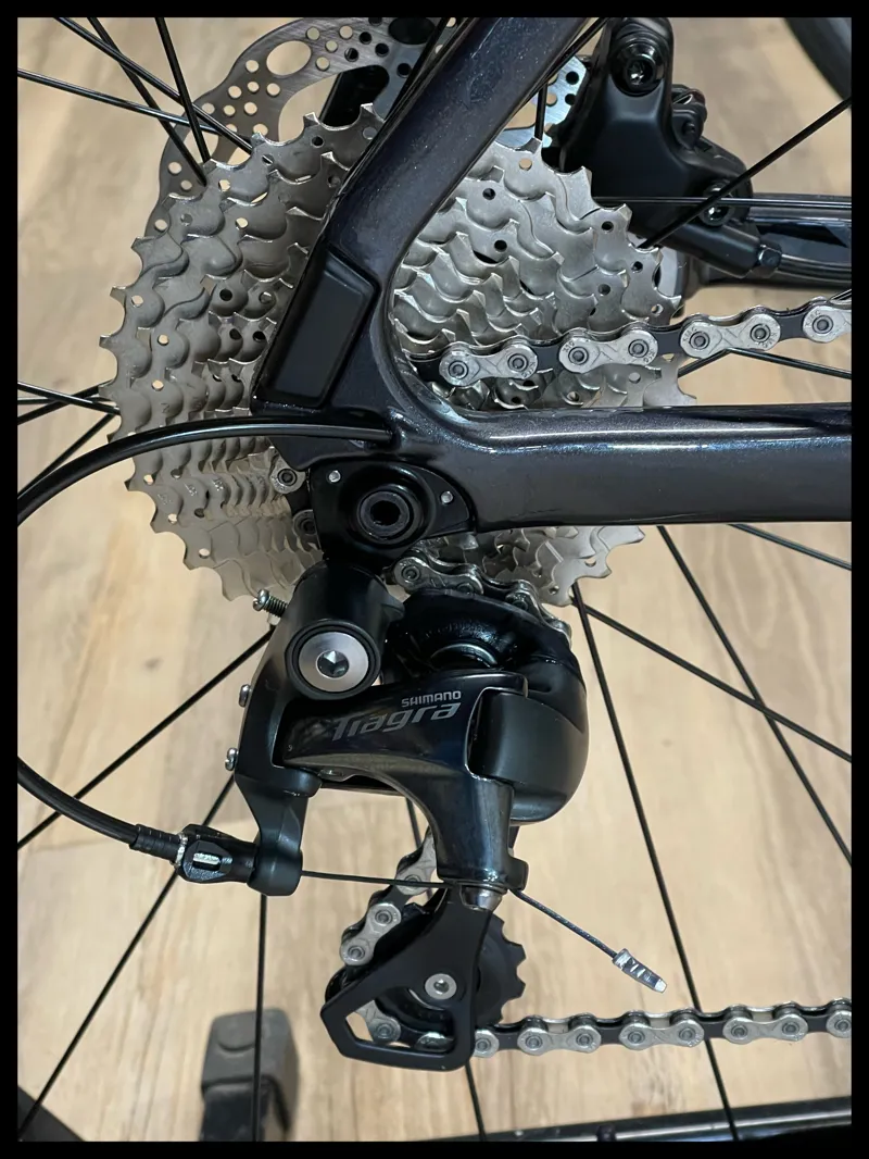 Giant FastRoad Advanced 2 Medium Cold Iron-3