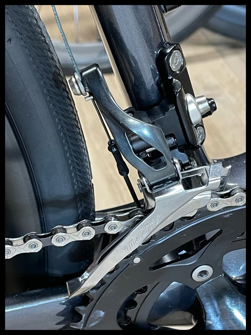 Giant FastRoad Advanced 2 Medium Cold Iron-4