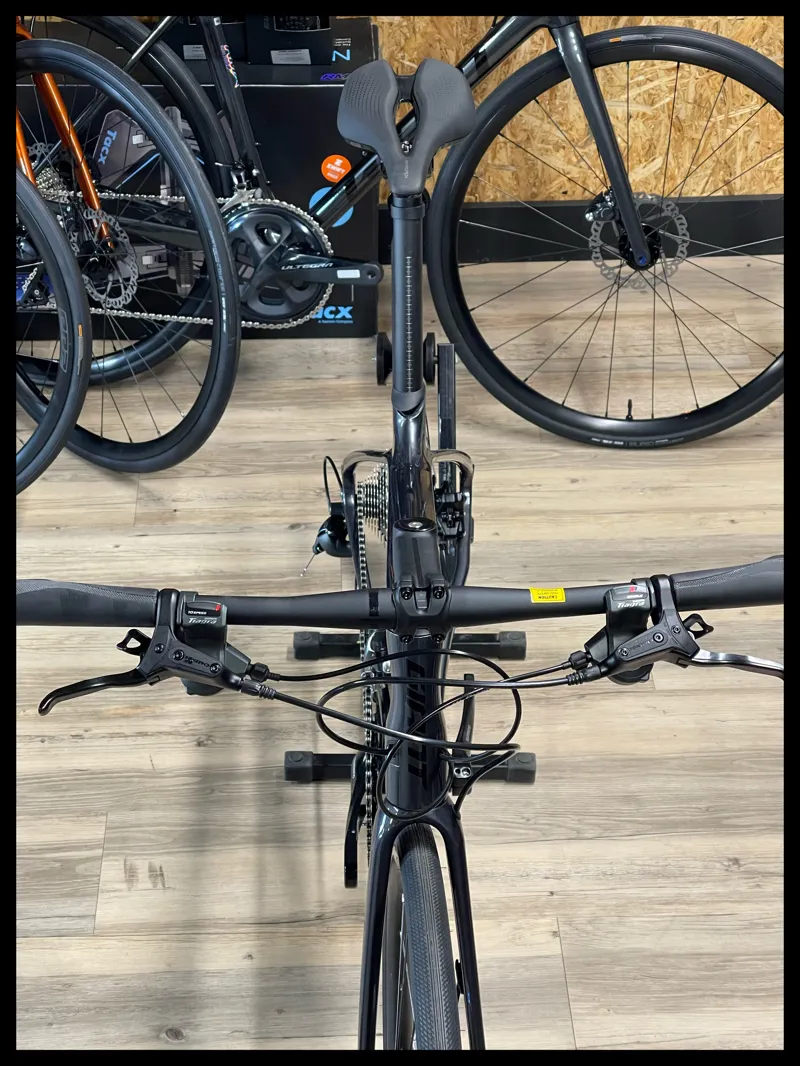 Giant FastRoad Advanced 2 Medium Cold Iron-2