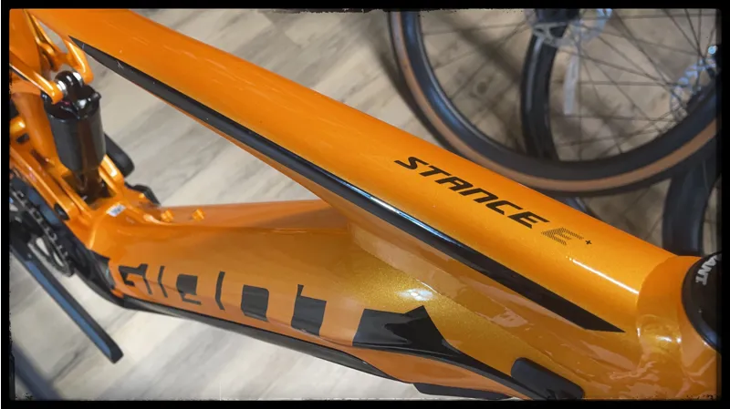 Giant Stance E+ 1 25km/h M Orange-2