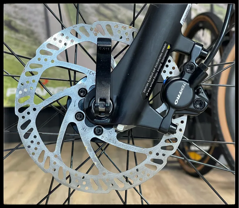 Giant ROAM DISC 4 Medium Charcoal 2019-8