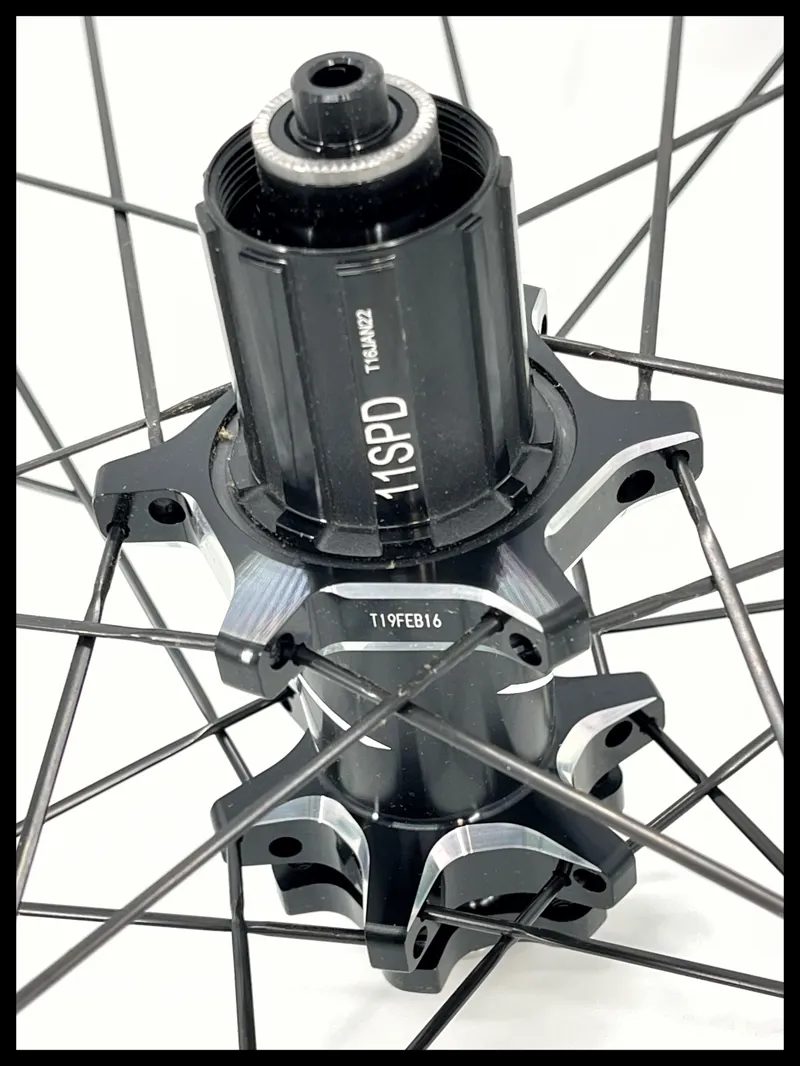 202 Firecrest Carbon Clincher Disc Brake Rear Wheel Shimano FH-1