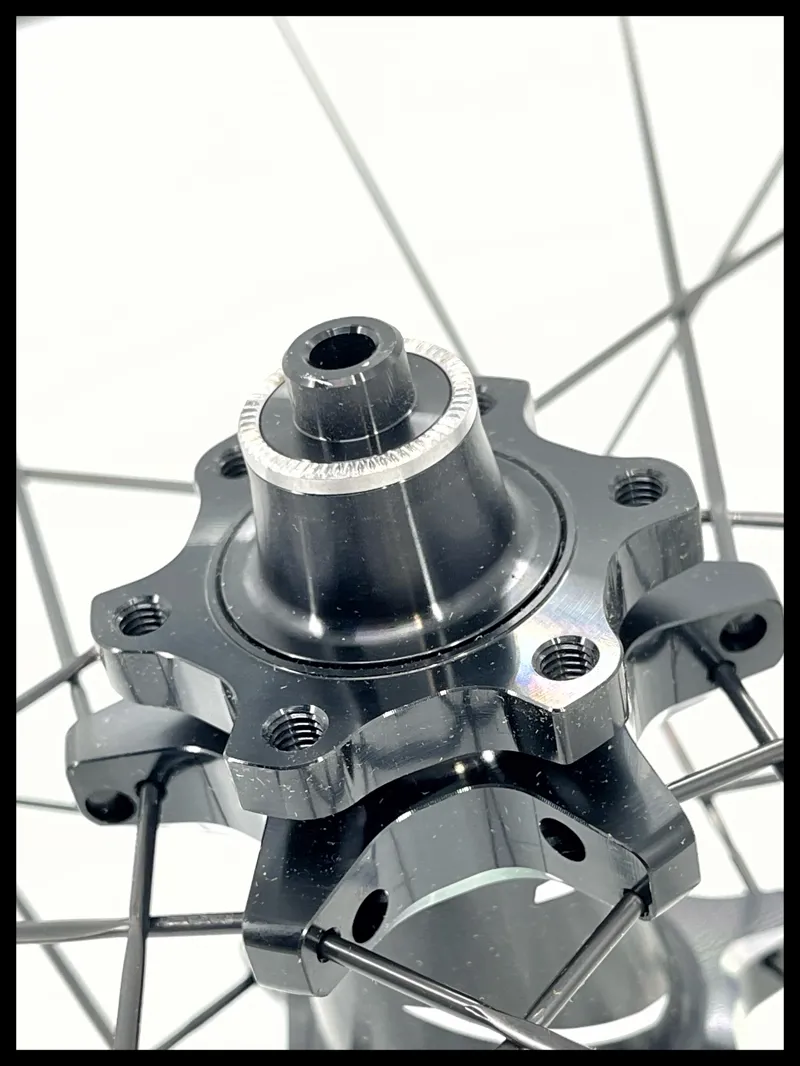 202 Firecrest Carbon Clincher Disc Brake Rear Wheel Shimano FH-2