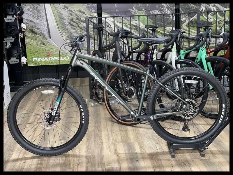 Whyte 901 27.5 Large Green MTB Hardtail-1