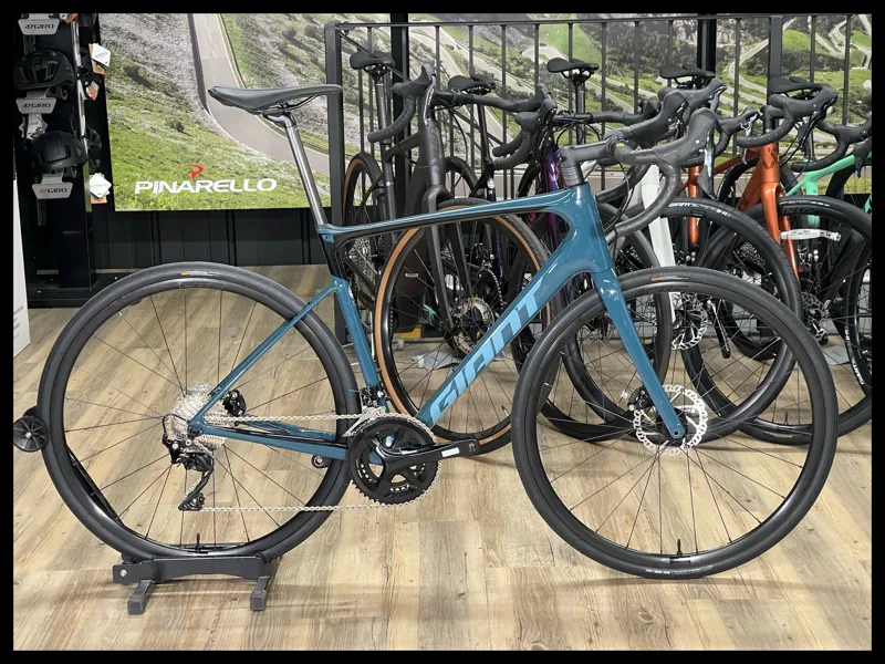 Defy Advanced 2 Medium Large Blue