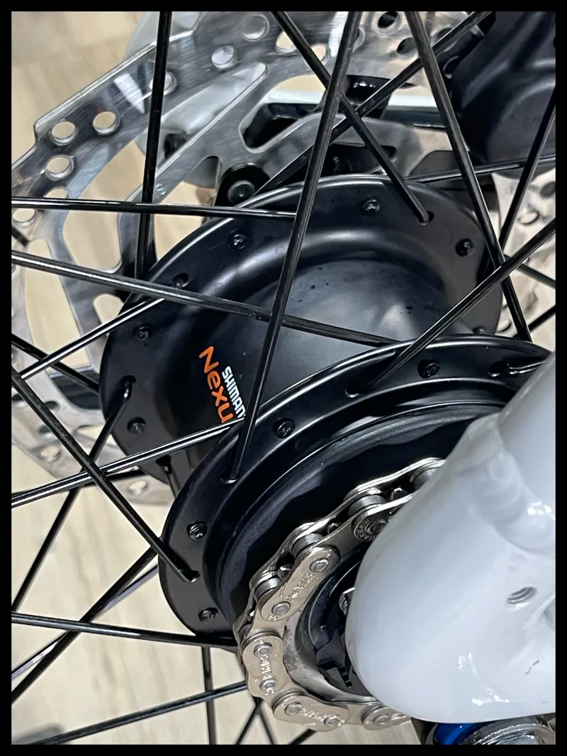 Momentum Transend E+ large lunar-4