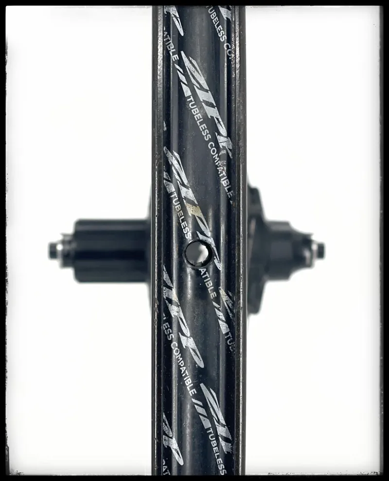 Zipp 303 NSW Carbon Rim Brake Shimano Wheelset-3