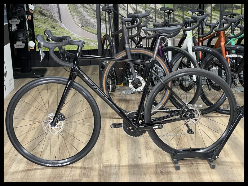 Contend SL 1 Medium Large Black-1