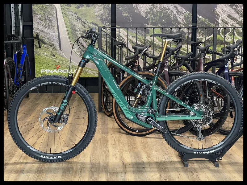 Pivot Cycles Shuttle LT Team XTR / Northern Lights Green Medium-1