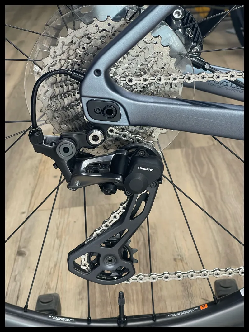 Revolt Advanced 0 X-Large Knight Shield 2022 Men's Gravel Bike-4