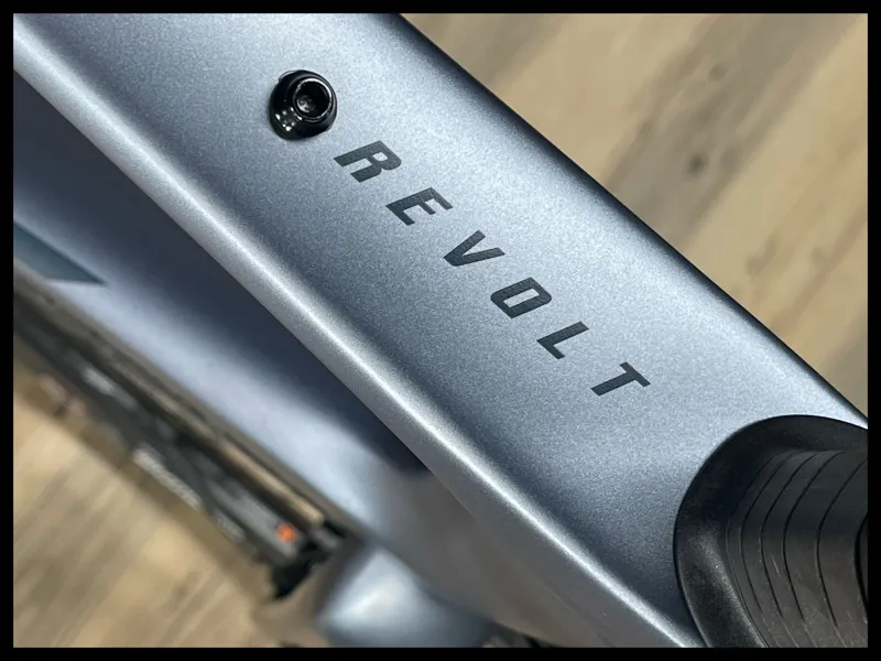 Revolt Advanced 0 X-Large Knight Shield 2022 Men's Gravel Bike-2