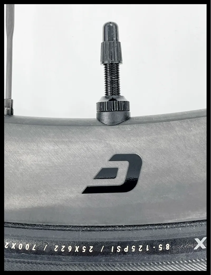 Cadex 36 Disc Road Carbon Wheelset Shimano FH-3