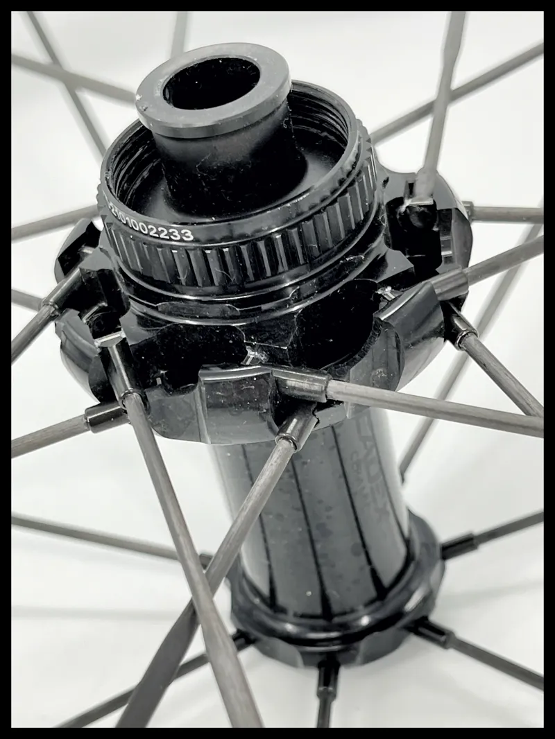 Cadex 36 Disc Road Carbon Wheelset Shimano FH-7