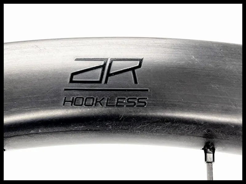CADEX AR 35 Tubeless Disc XDR Carbon Rear Road Wheel in Black-4