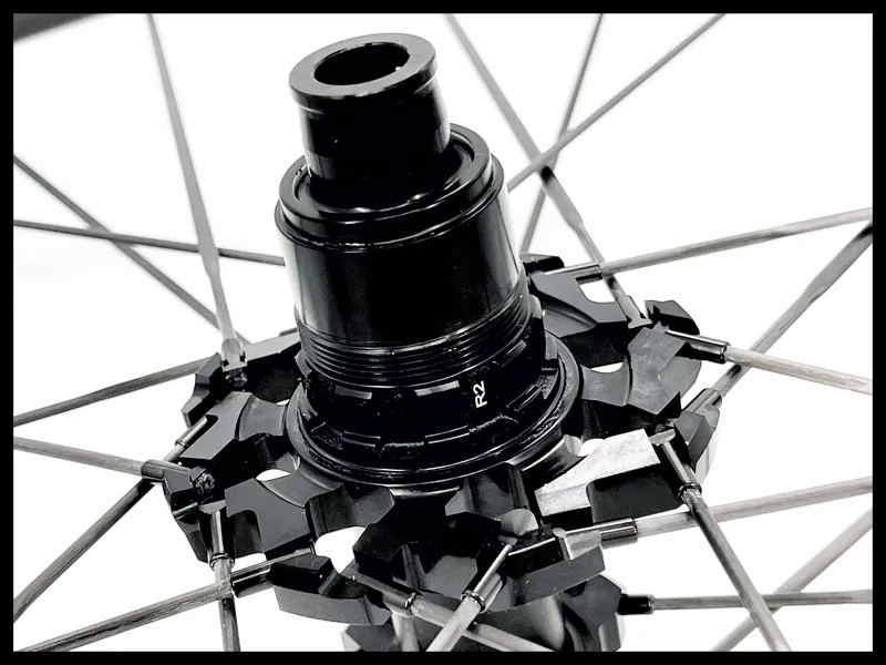 CADEX AR 35 Tubeless Disc XDR Carbon Rear Road Wheel in Black-2