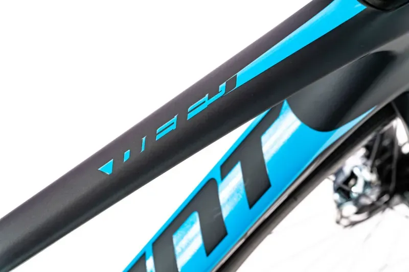 2020 Giant Defy Advanced Pro 0 Red Carbon Road Bike in Grey-2