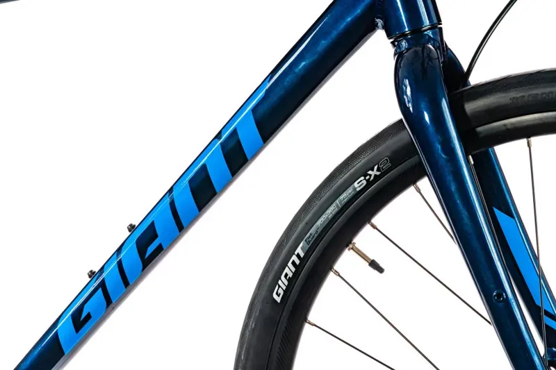 2020 Giant Escape 2 Disc Hybrid Bike in Blue-3