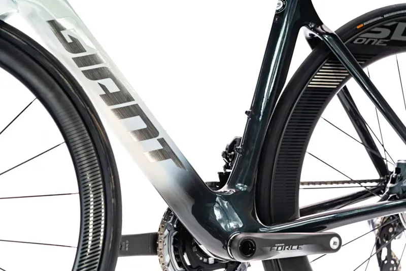 2020 Giant Propel Advanced SL 1 Disc Carbon Road Bike in White-2