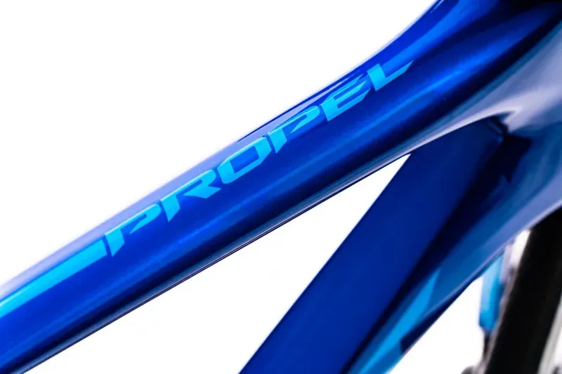 2020 Giant Propel Advanced 2 Disc Carbon Road Bike in Blue-1