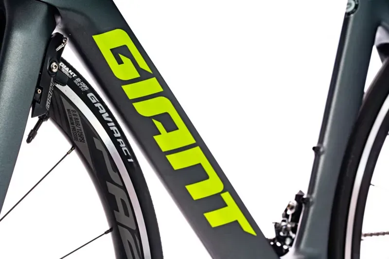 2020 Giant Propel Advanced 2 Carbon Road Bike in Grey-4