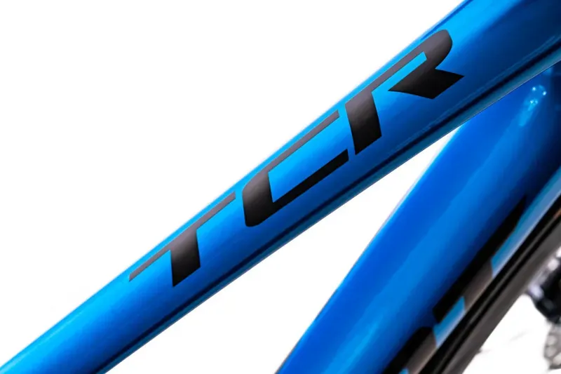 2020 Giant TCR Advanced Pro 2 Disc Carbon Road Bike in Blue-1