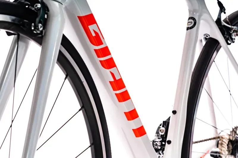 2020 Giant TCR Advanced 3 Carbon Road Bike in White-4
