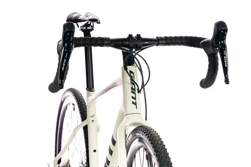 2020 Giant Revolt 0 Gravel Bike in Grey-5