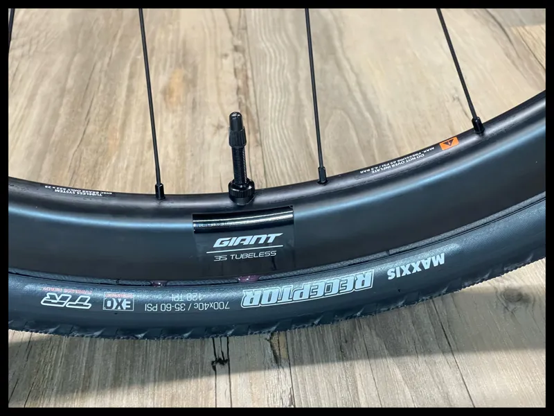 Revolt Advanced 0 X-Large Knight Shield 2022 Men's Gravel Bike-10