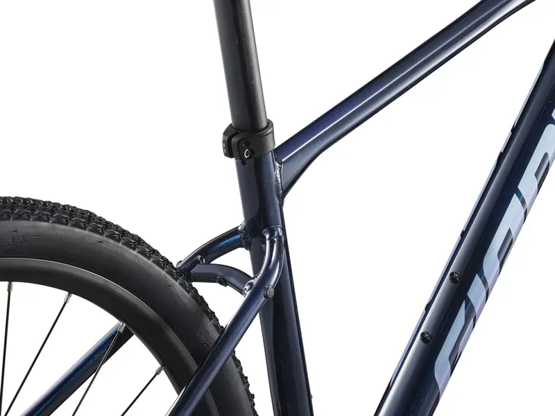 Giant Roam 3 Gravel Bike in Ultra Navy-5