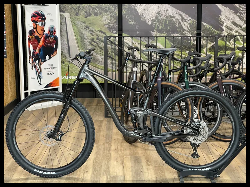 Giant Trance 29 2 Metallic Black-1