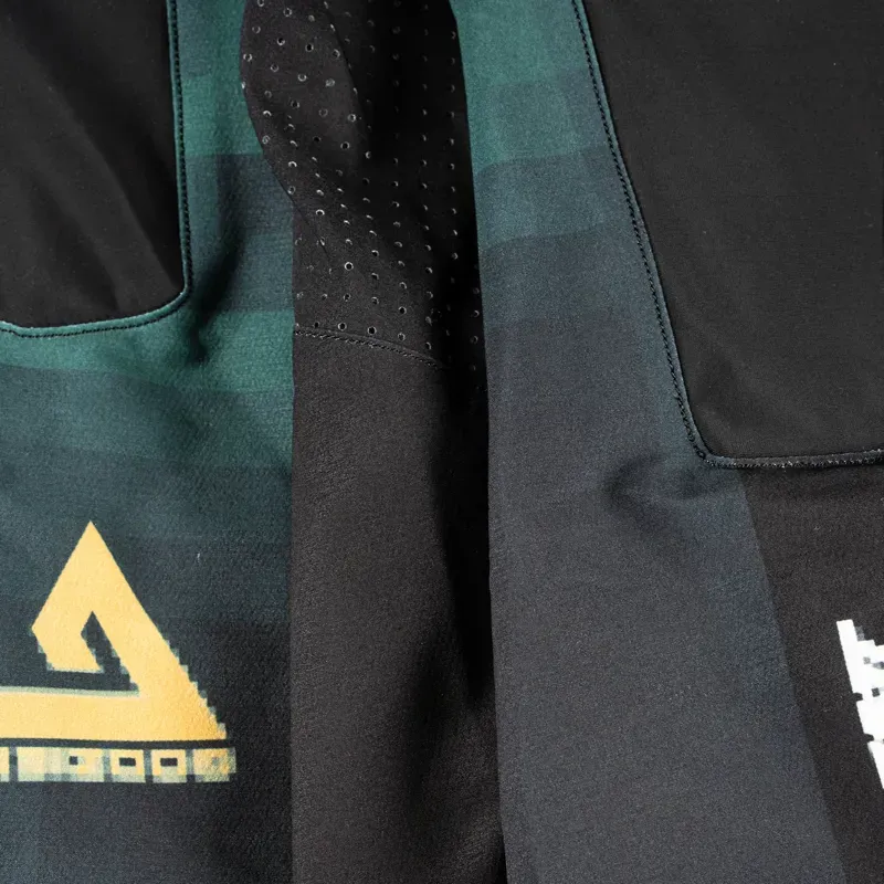 Leatt Gravity 1.0 MTB Ride Kit in Szymon Godziek-5