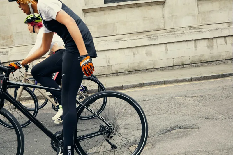 2021 Cannondale Quick Disc 1 Hybrid Bike in Black-2