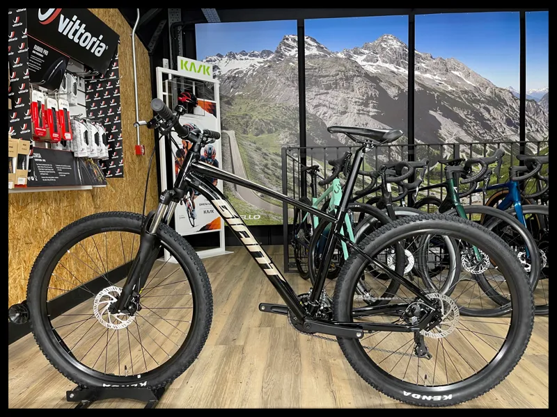 Giant Talon 4 27.5 Medium Black 2024-1