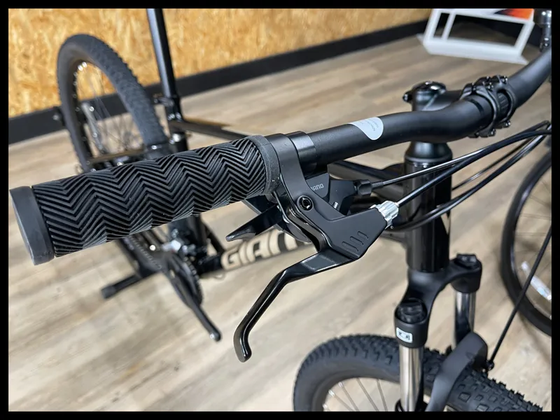 Giant Talon 4 27.5 Medium Black 2024-2