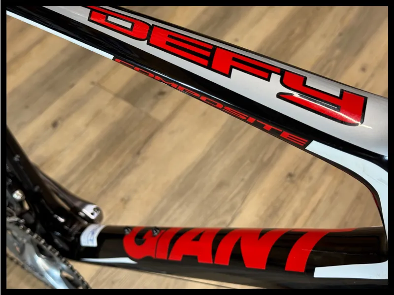 Giant Defy Composite 3 compact M-Large Comp/Red 2013 Approved Used-2