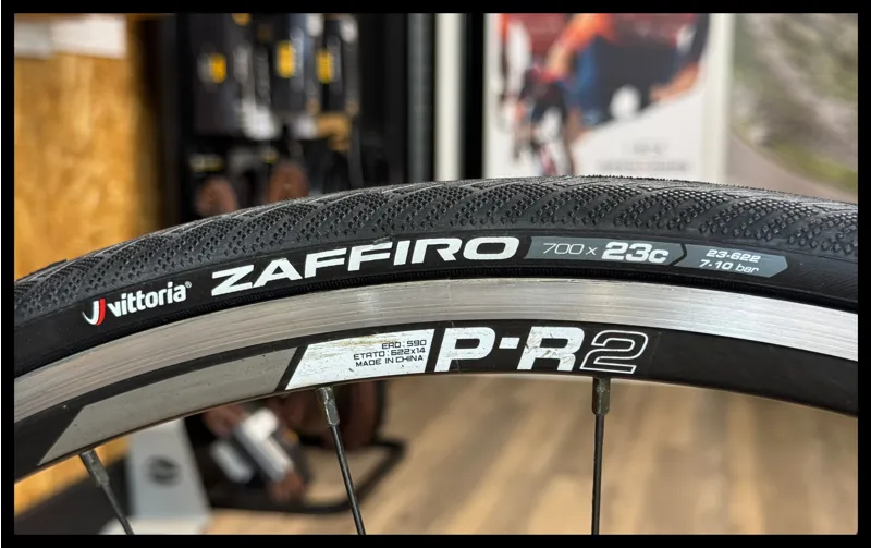 Giant Defy Composite 3 compact M-Large Comp/Red 2013 Approved Used-9