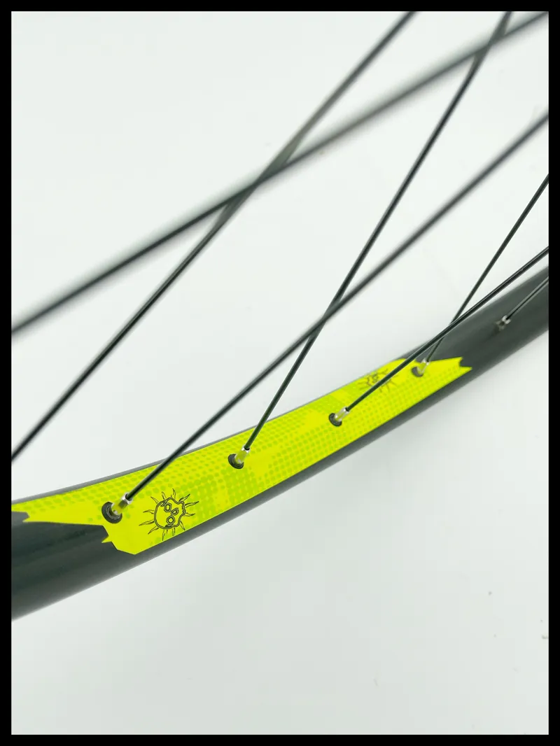 Voodoo Aizan 29  Quick Release 6 Bolt Disc 32 Spoke Alloy Shimano Freehub Rear Wheel-2