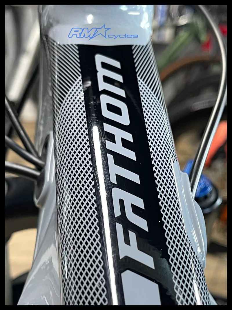 Giant Fathom E+ 2 29er Small Solid Grey/Black 2020 Approved Used-6