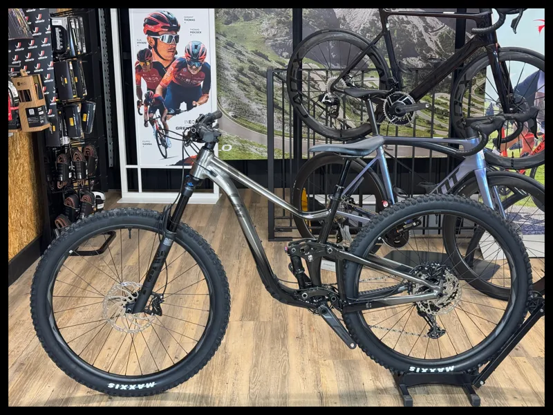 Liv Intrigue 29 1 Small  Smoke Metal 2021-1