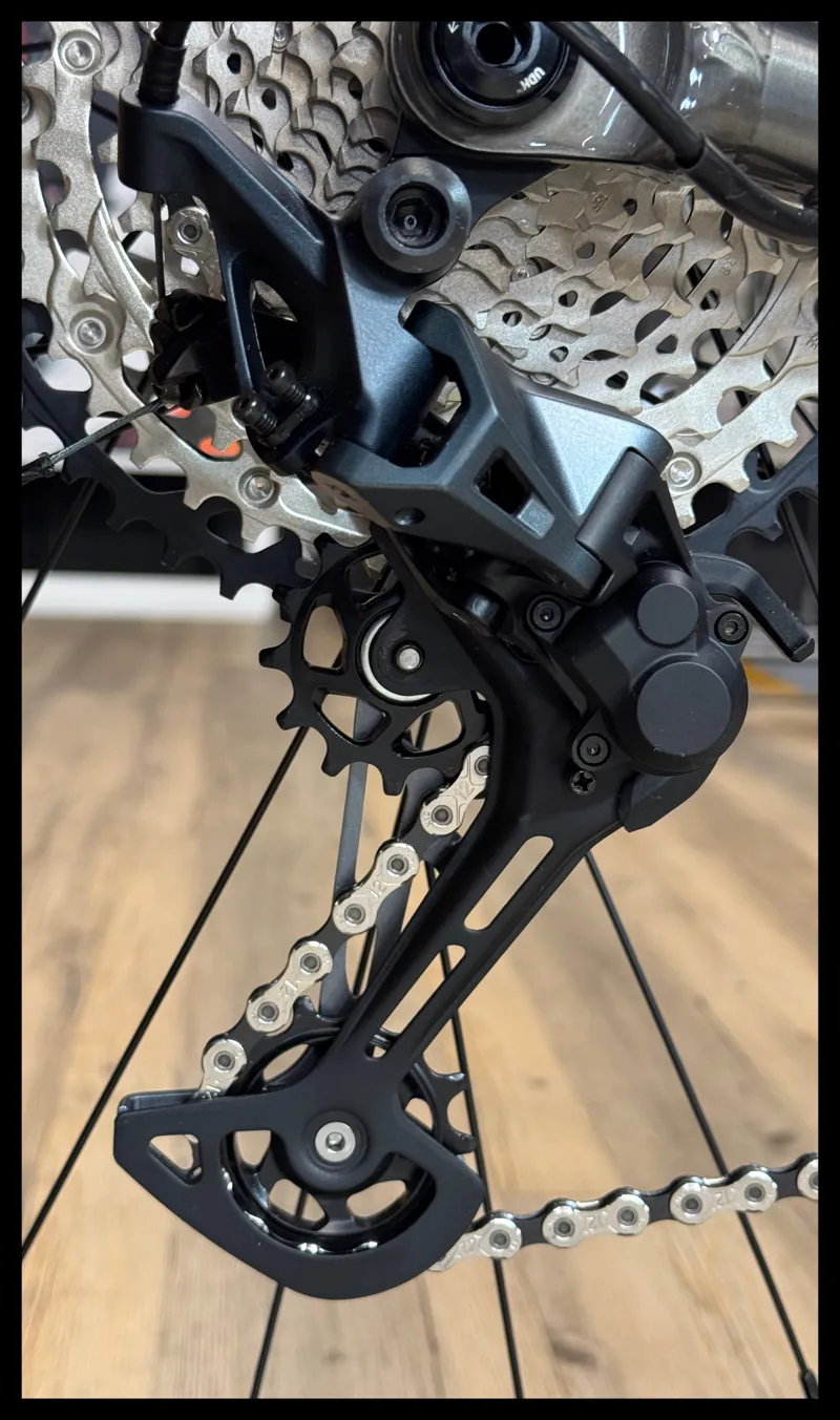 Liv Intrigue 29 1 Small  Smoke Metal 2021-7